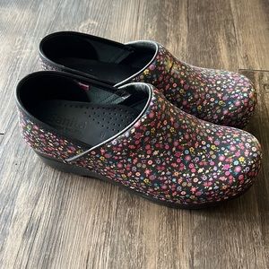 Sanita floral clog Size 39